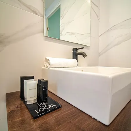 Aparthotel Local Urban Living 4*