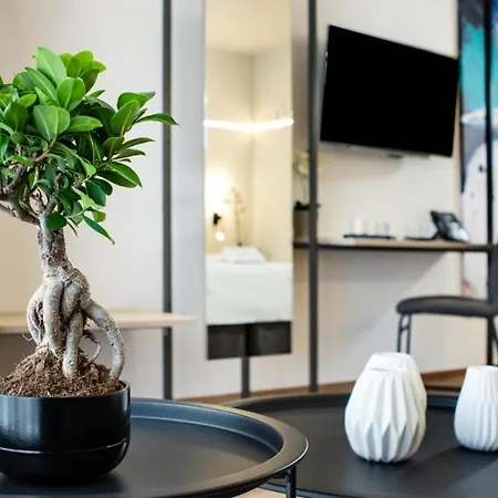 Local Urban Living Aparthotel Volos