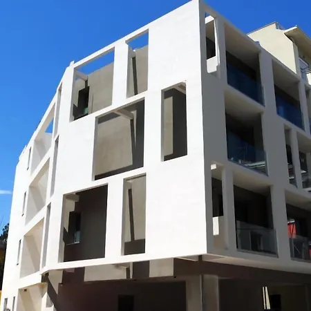 Local Urban Living Aparthotel Volos