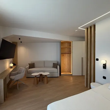 Local Urban Living Aparthotel 4*