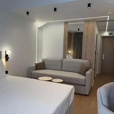 Aparthotel Local Urban Living 4*