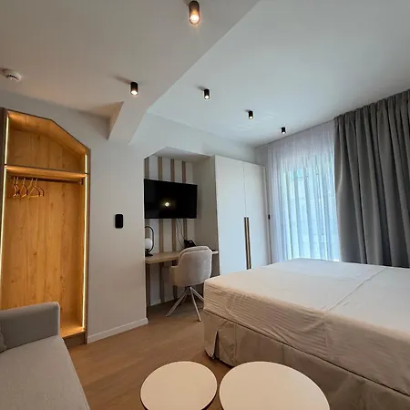 Local Urban Living 4*