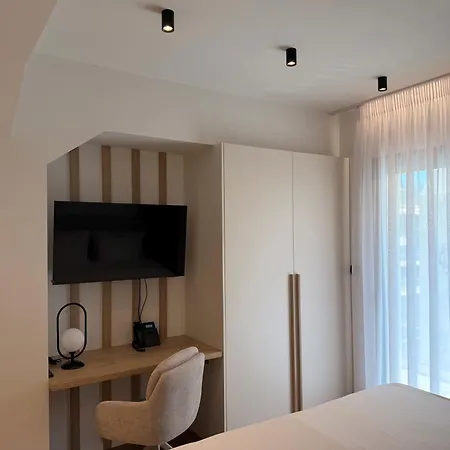 Local Urban Living 4*