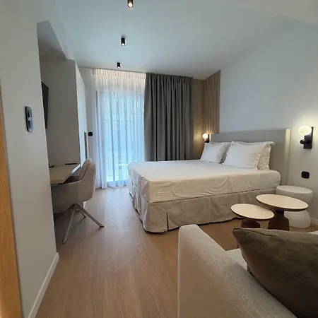 Local Urban Living 4* וולוס